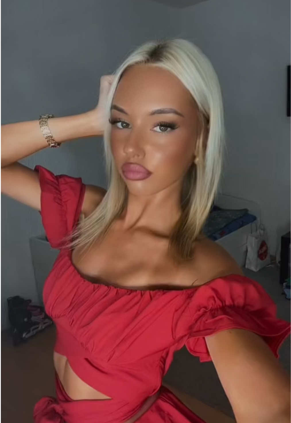@𝒩