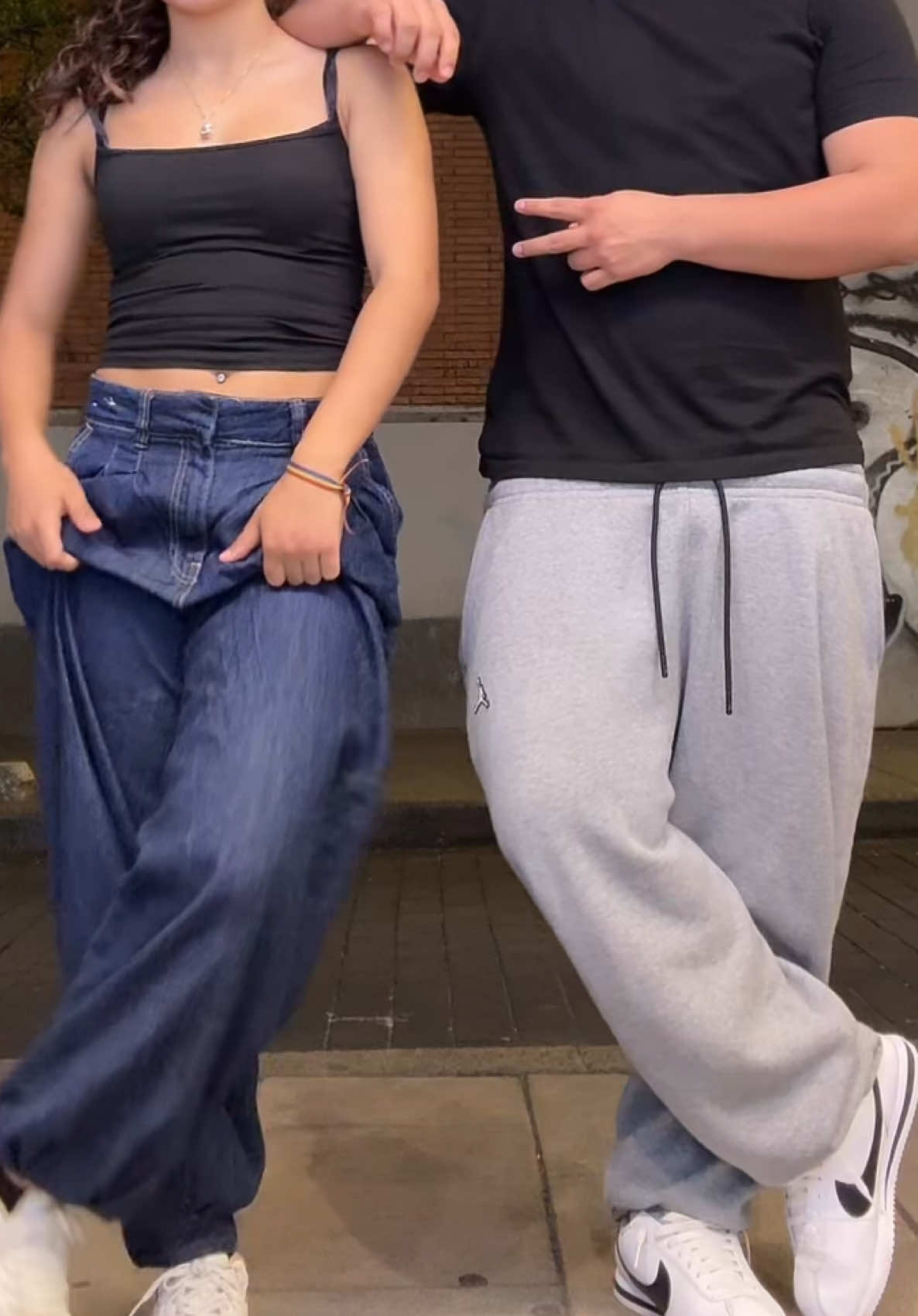 @👾