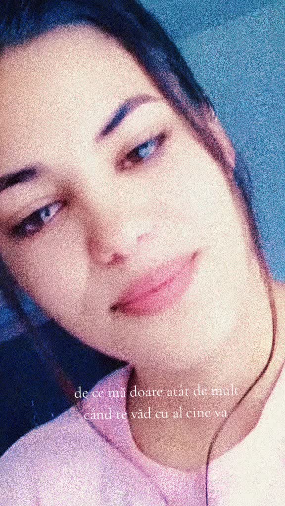 @Adriana Ela ๐๐ซฃ♥๏ธ