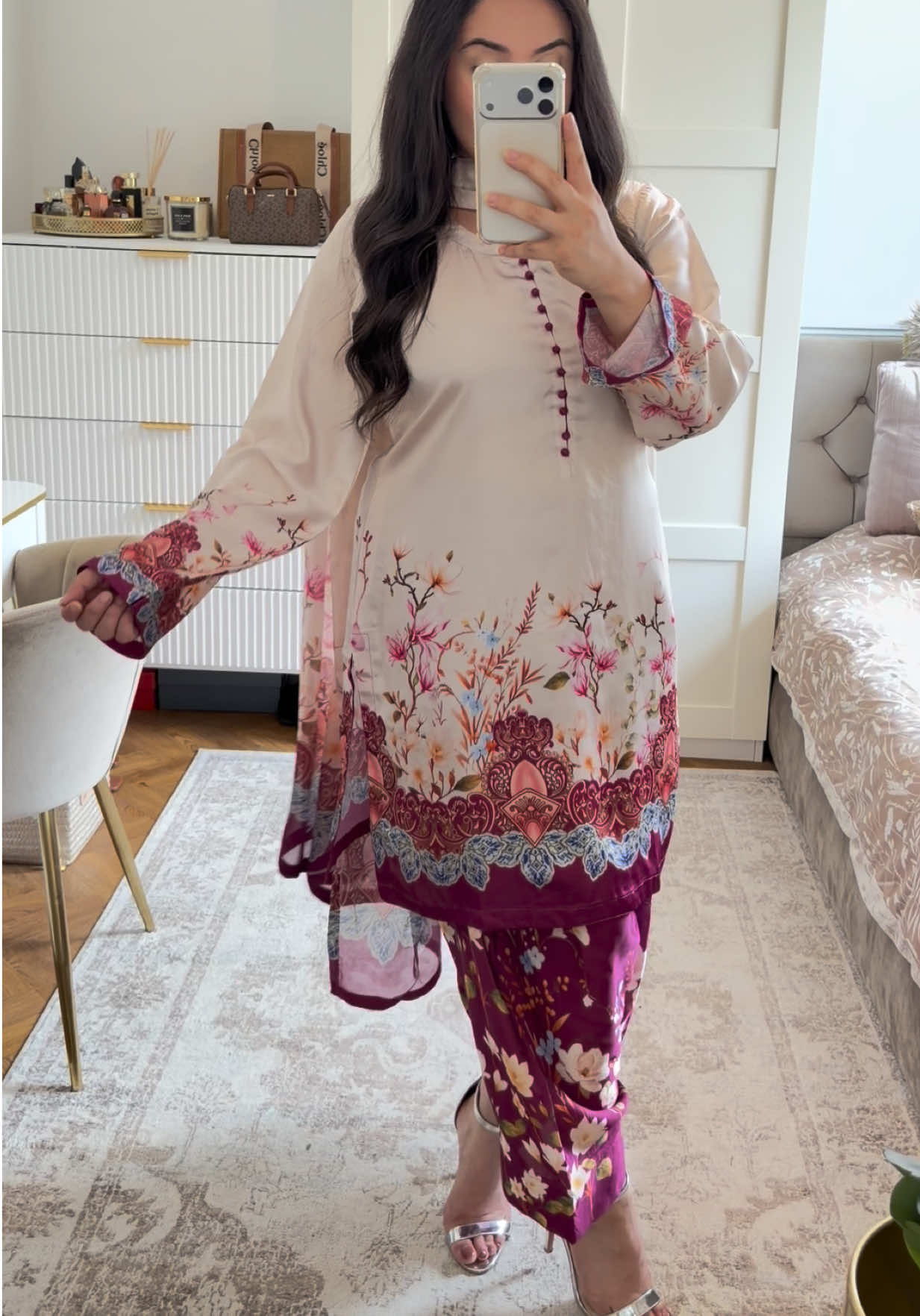 @Aina__couture