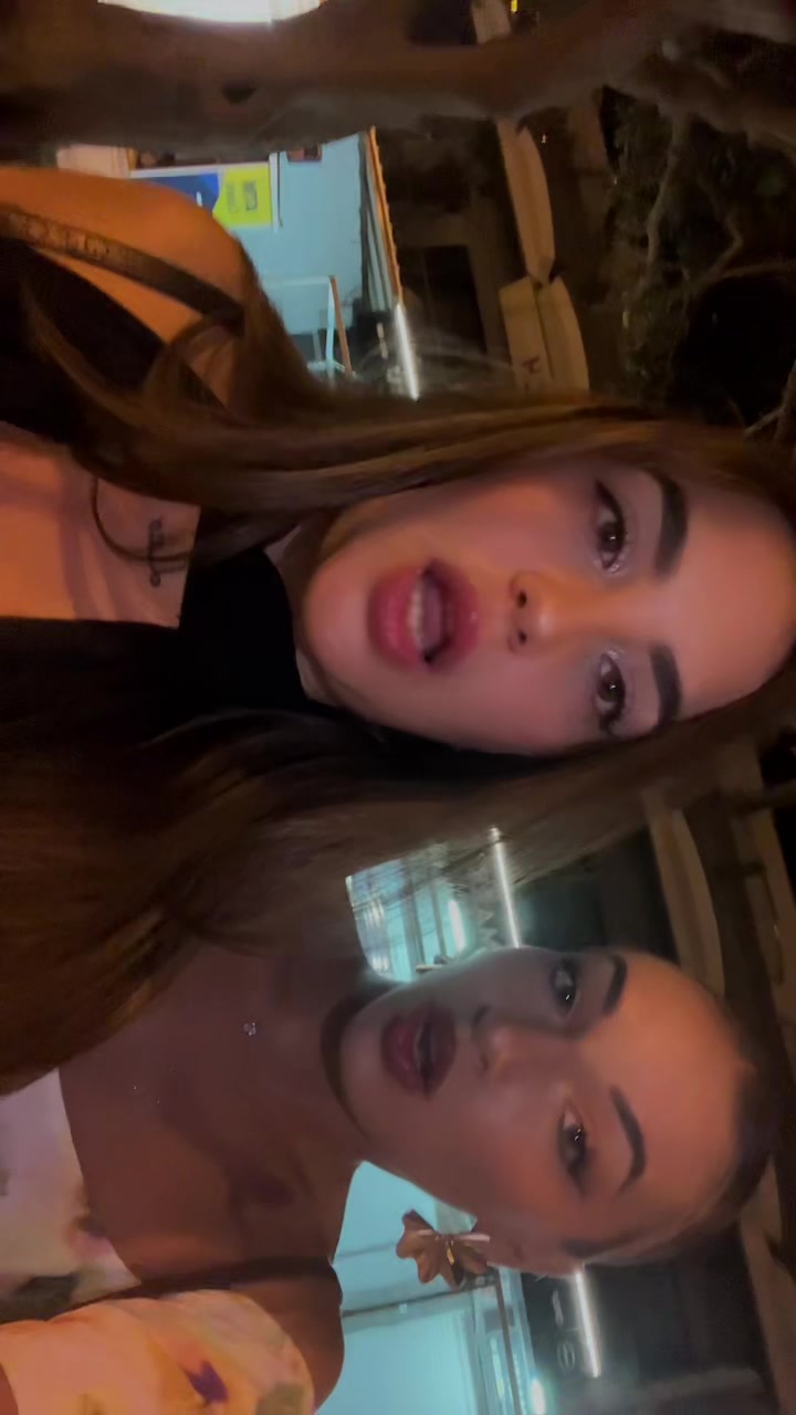@Tania
