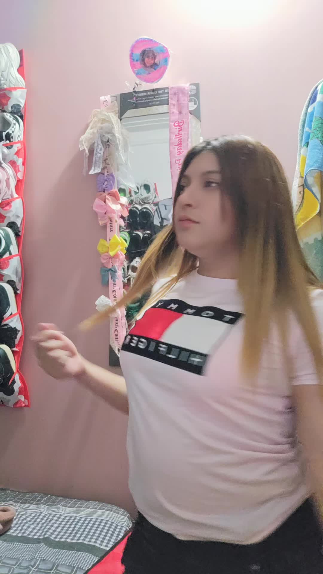 @alejandra