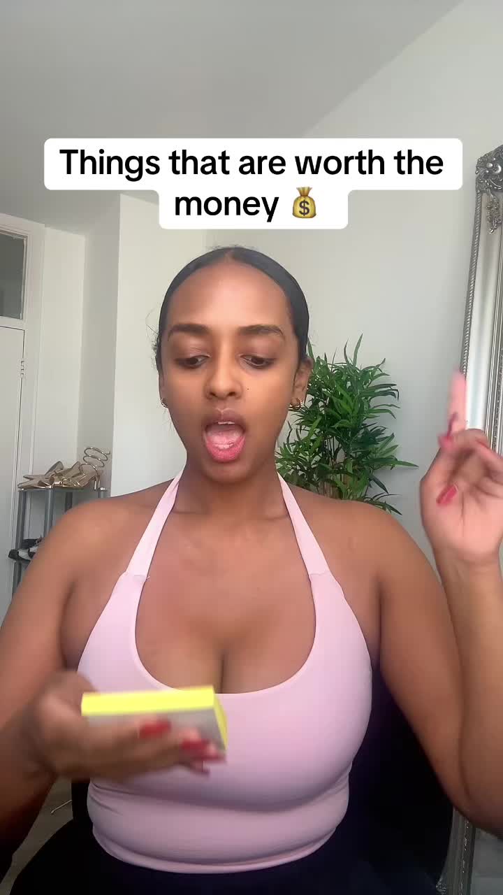 @HeyHels