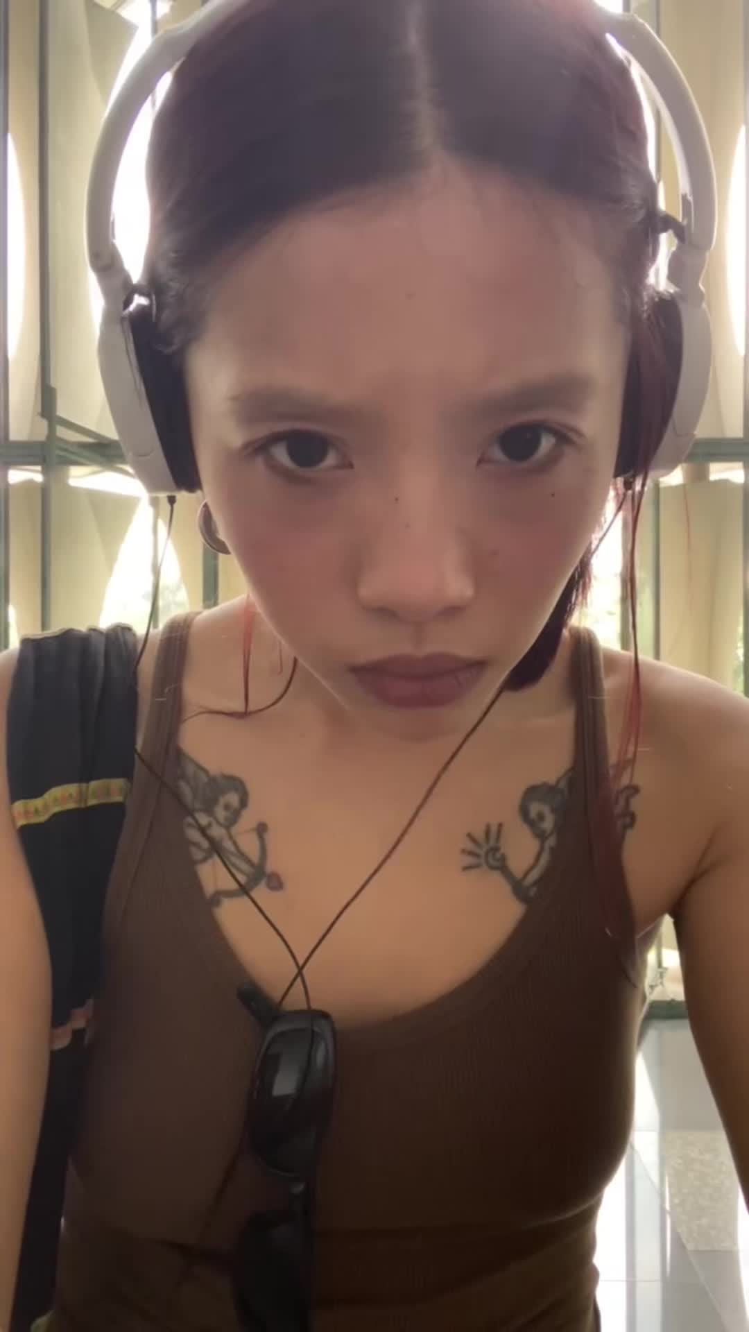 @2121_zizi