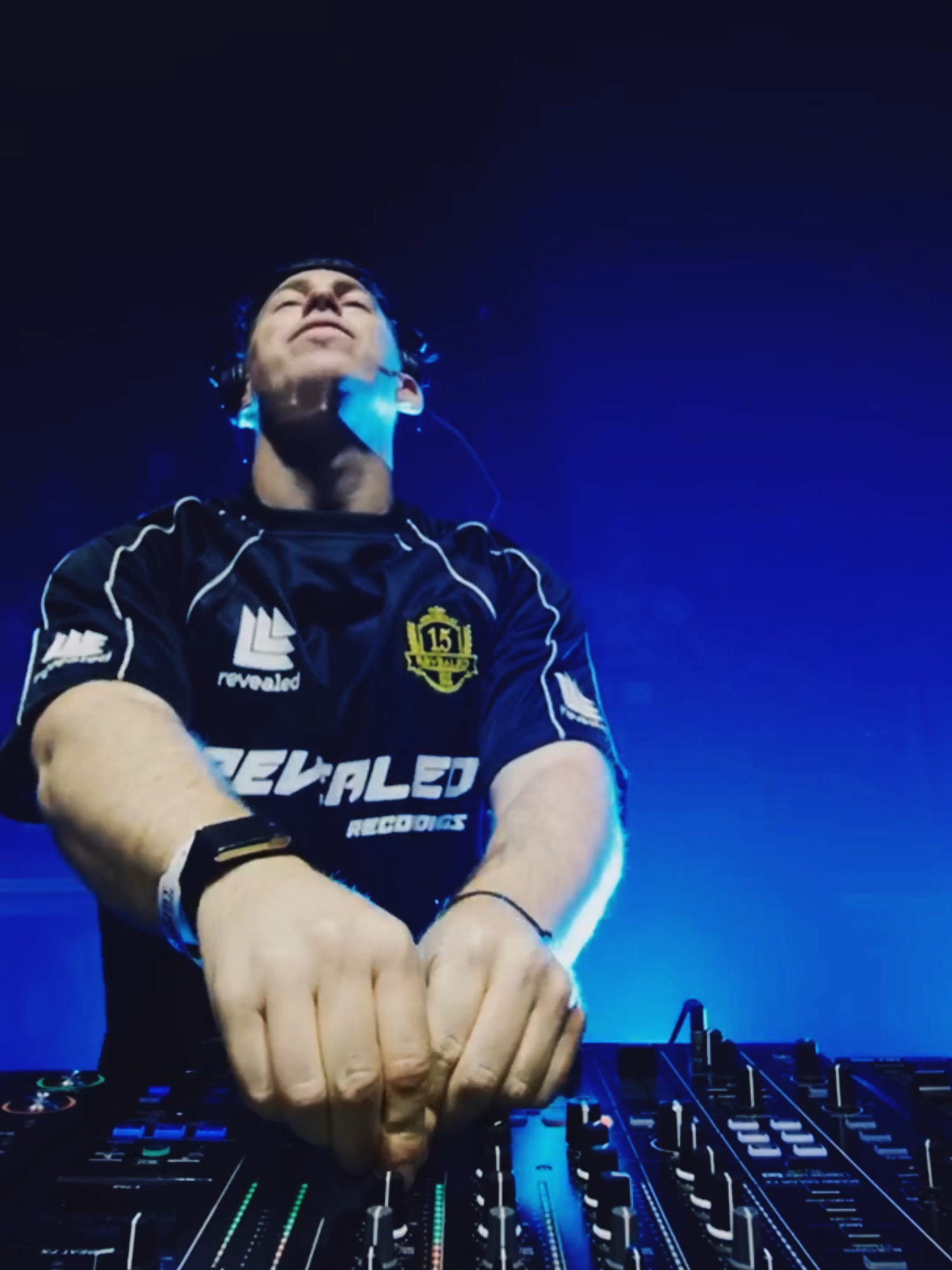 @DJ MAN1AX