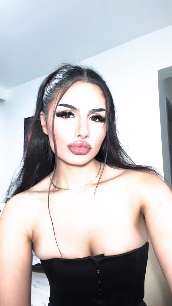 @🐍lauraXcar🐍