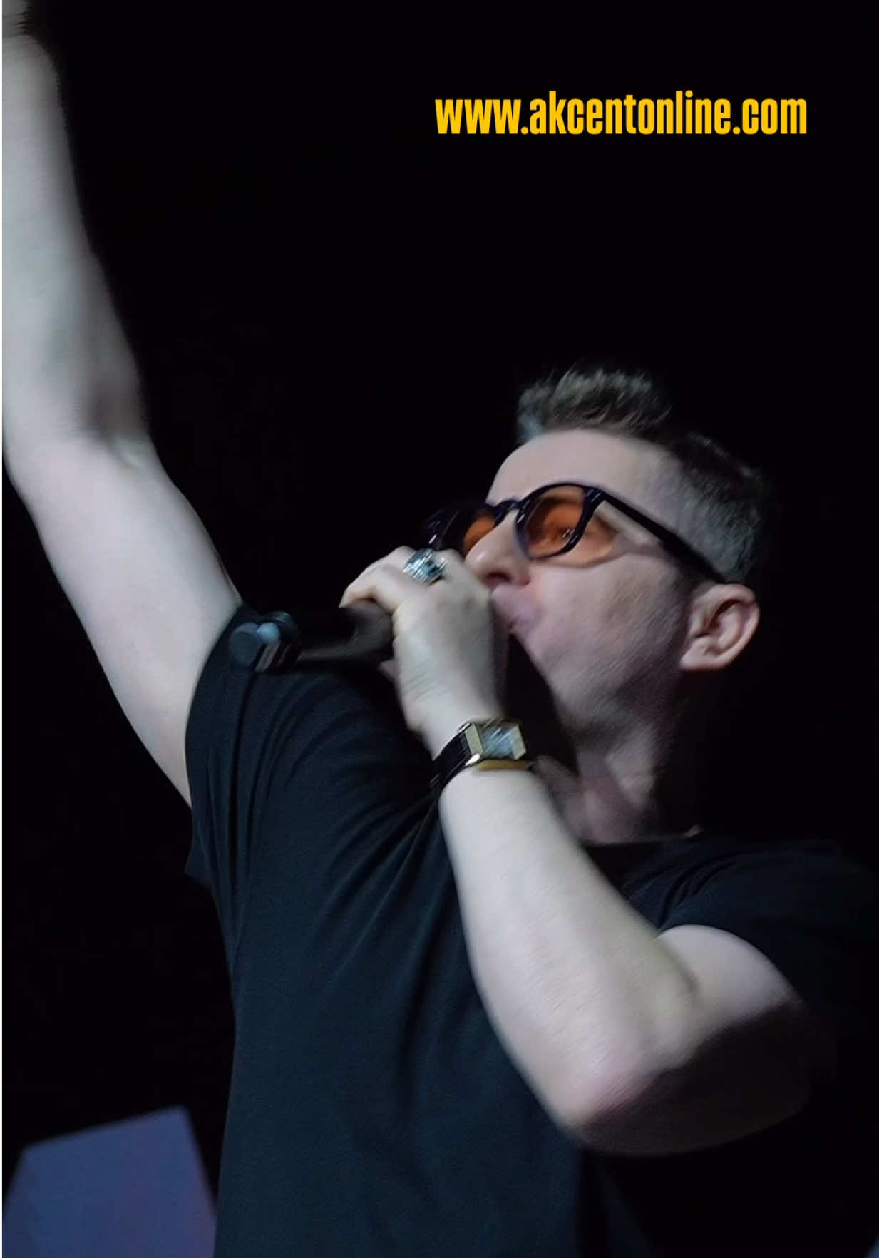 @Akcent