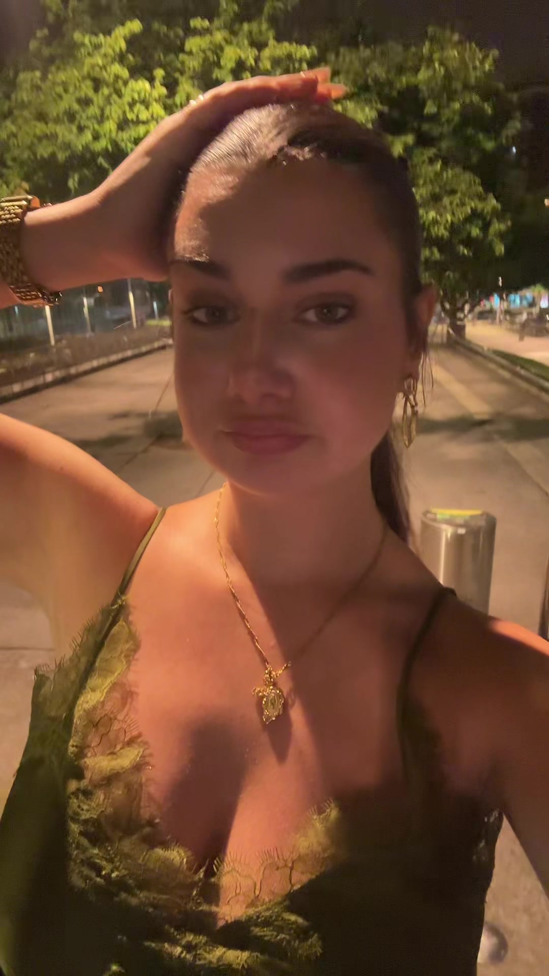 @ST