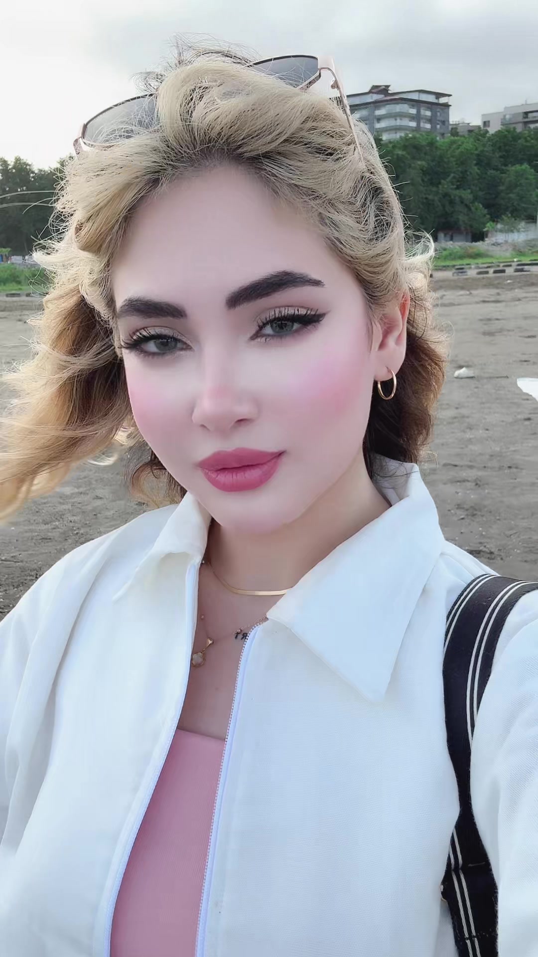 @thisyegane