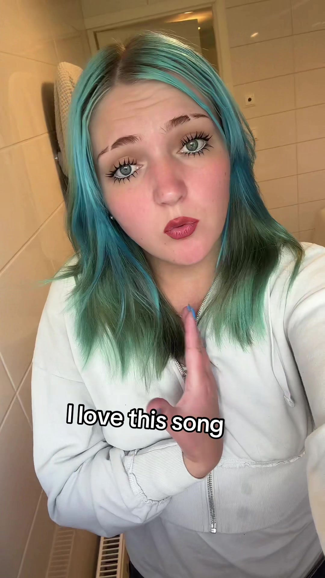@Alice⁷