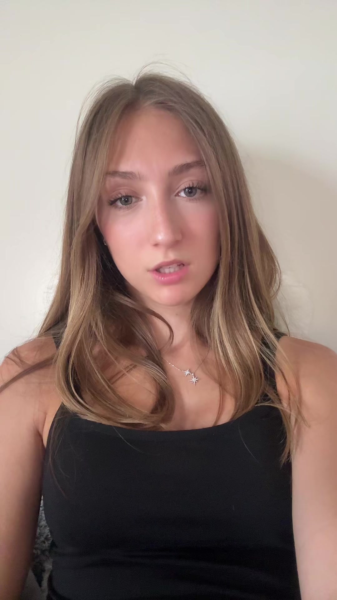 @🐝