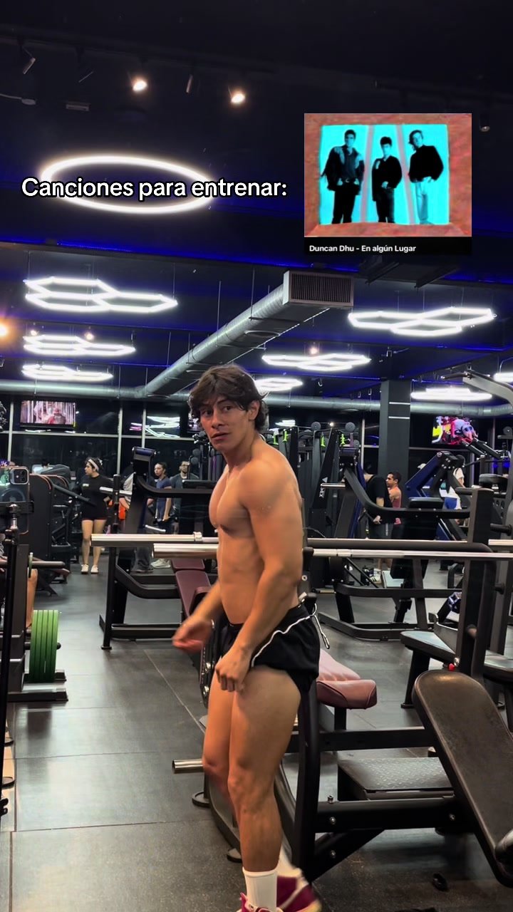 @Christian Adonis🇸🇻