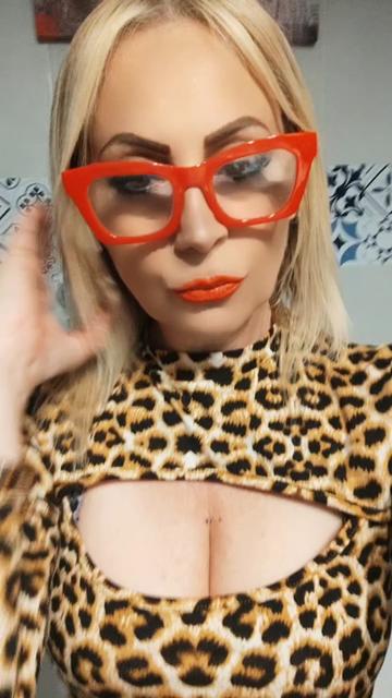 @SIMONA la regina 💋👑