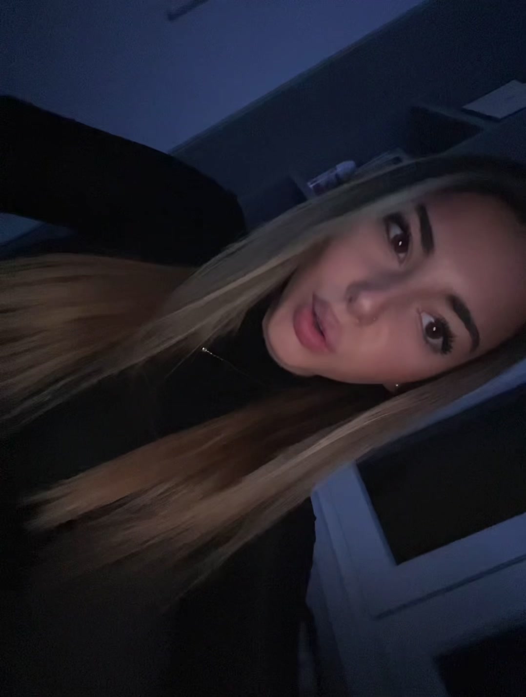@𝑨𝑼𝑹𝑶𝑹𝑨
