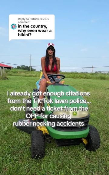 @Leone_The Bikini Farmer