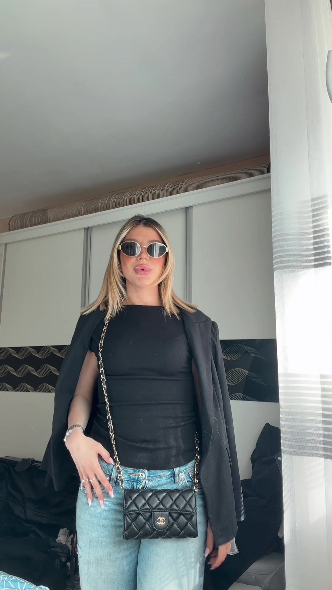 @lisabonazzaa