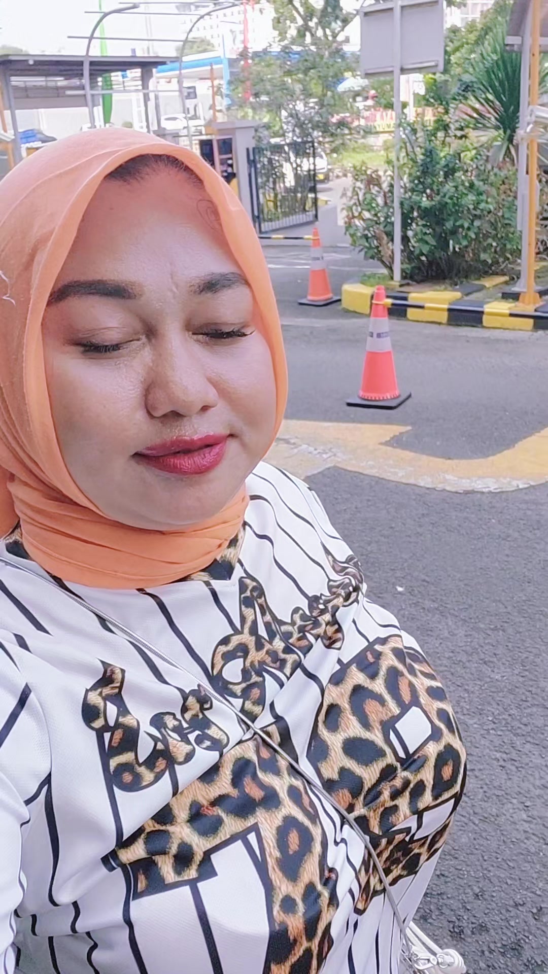 @momihzahwavarel