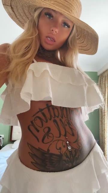 @ItsZenaBaby