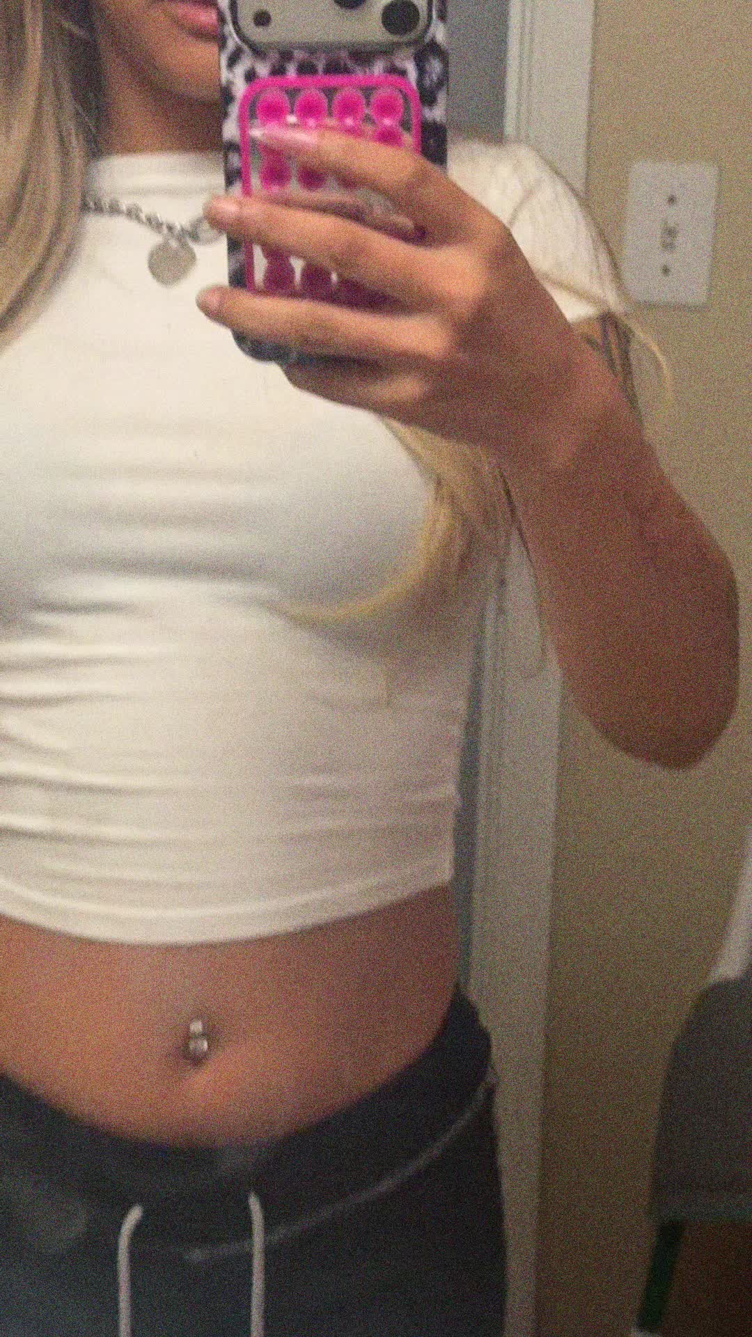 @liladanaee