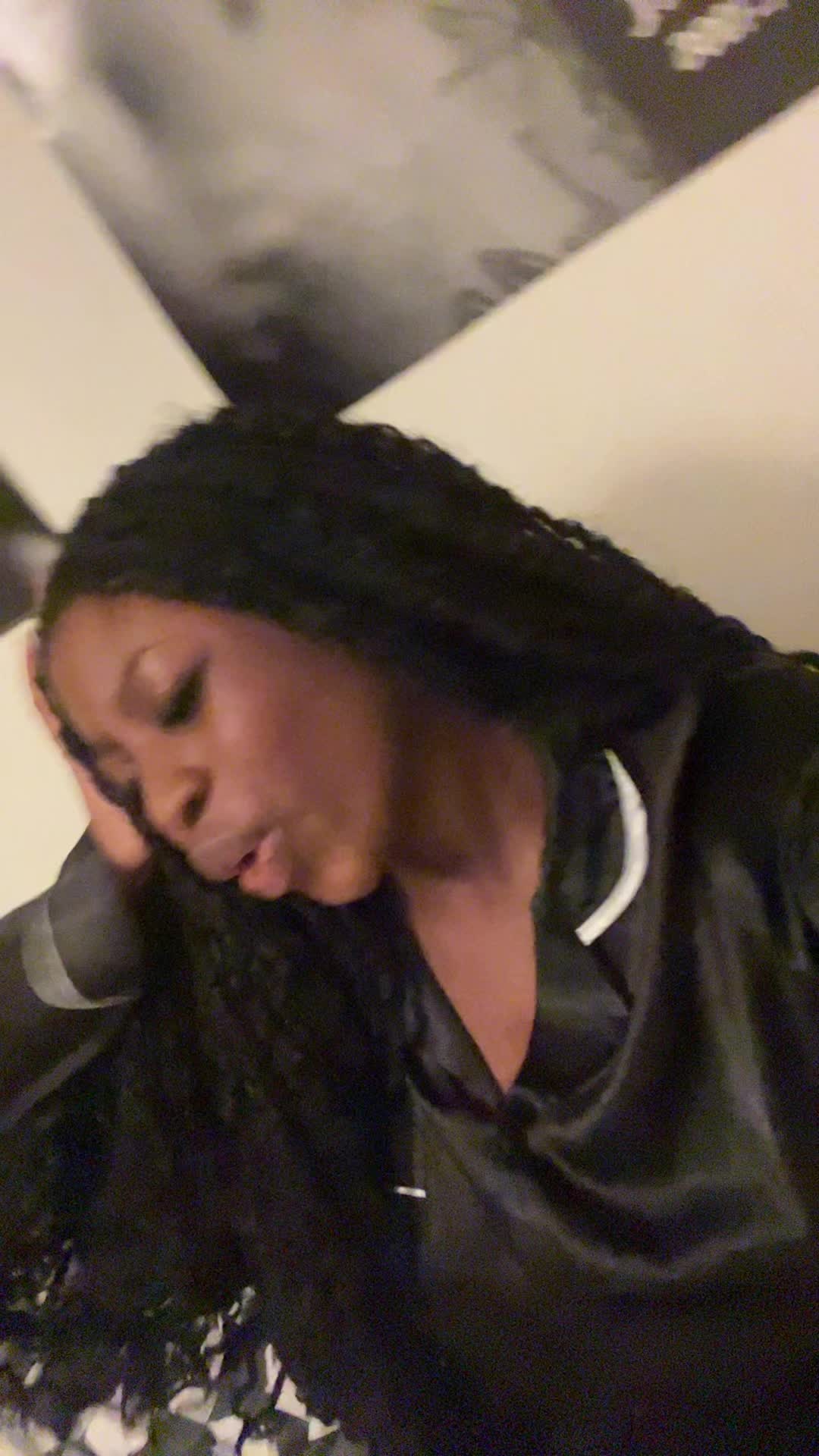 @🦢