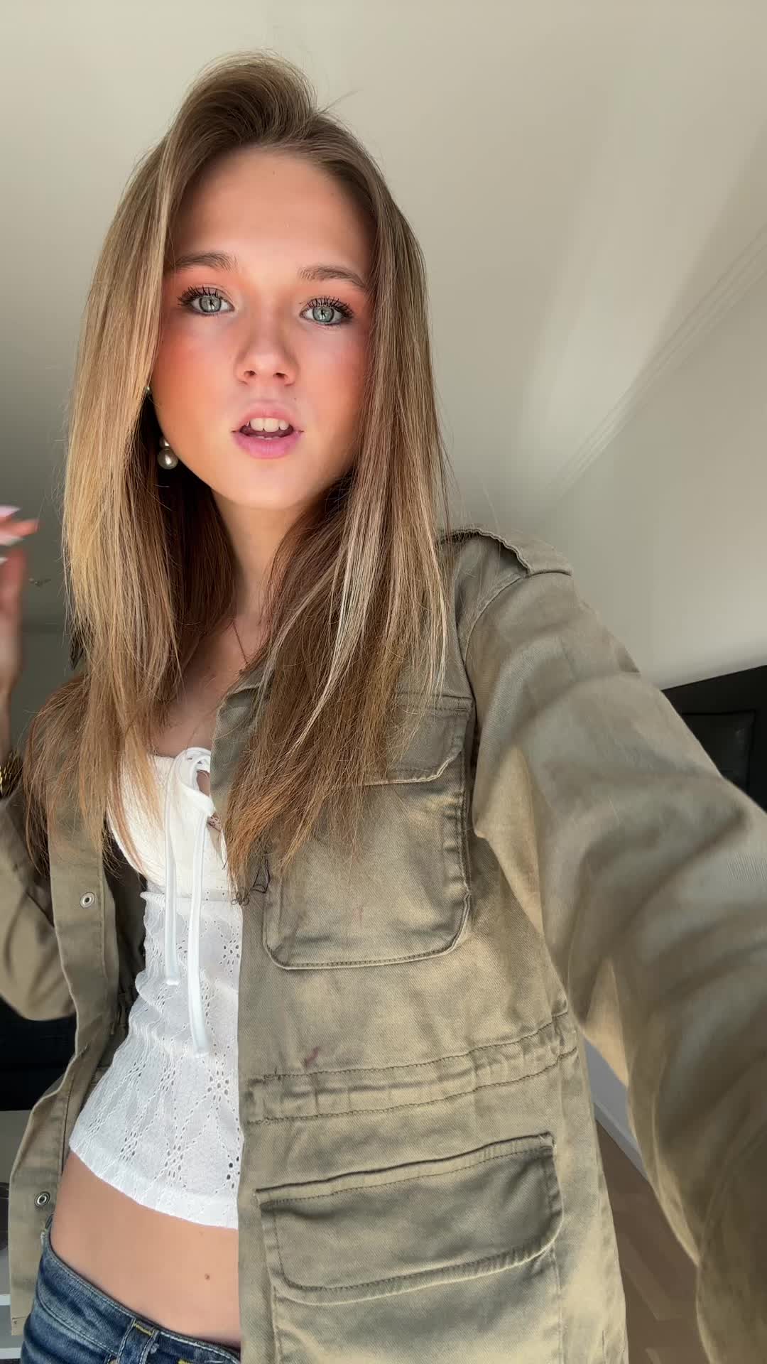 @Elle