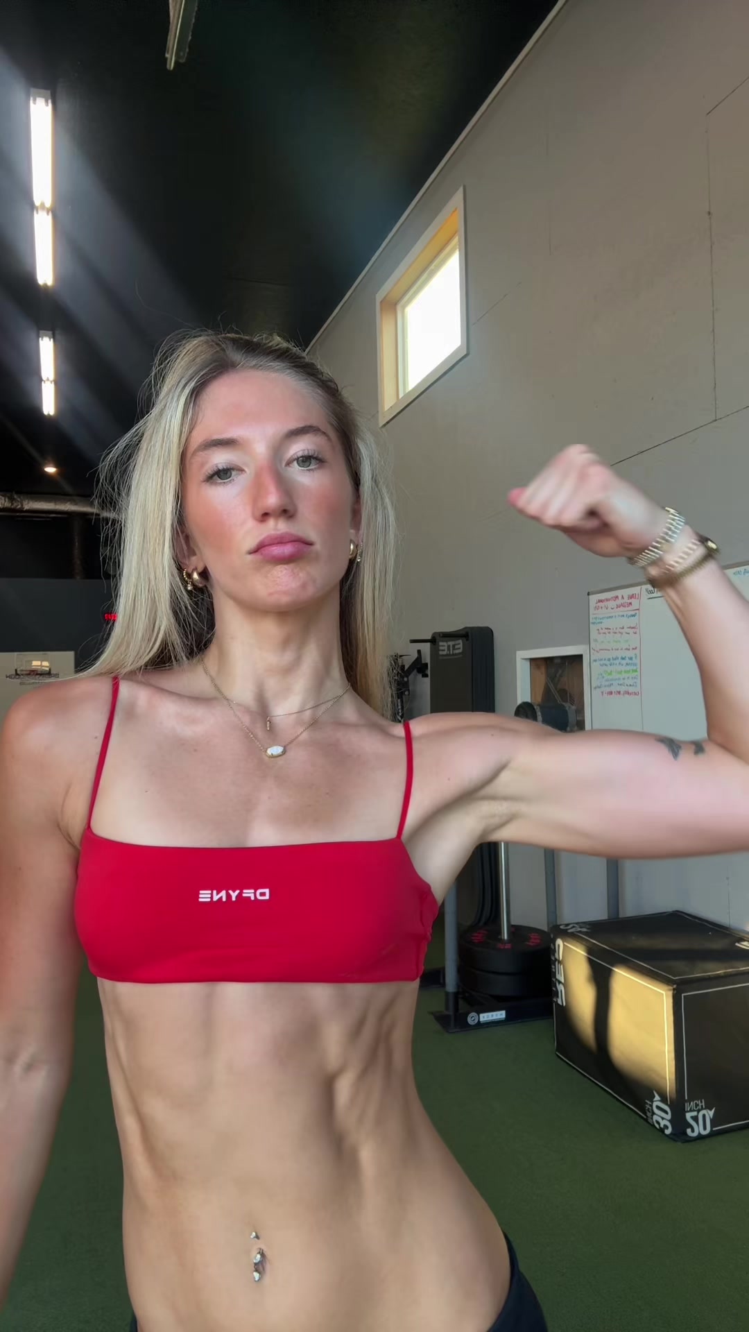 @AVERY HANSELMAN•FITNESS COACH