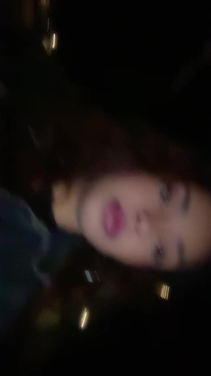 @whosari21