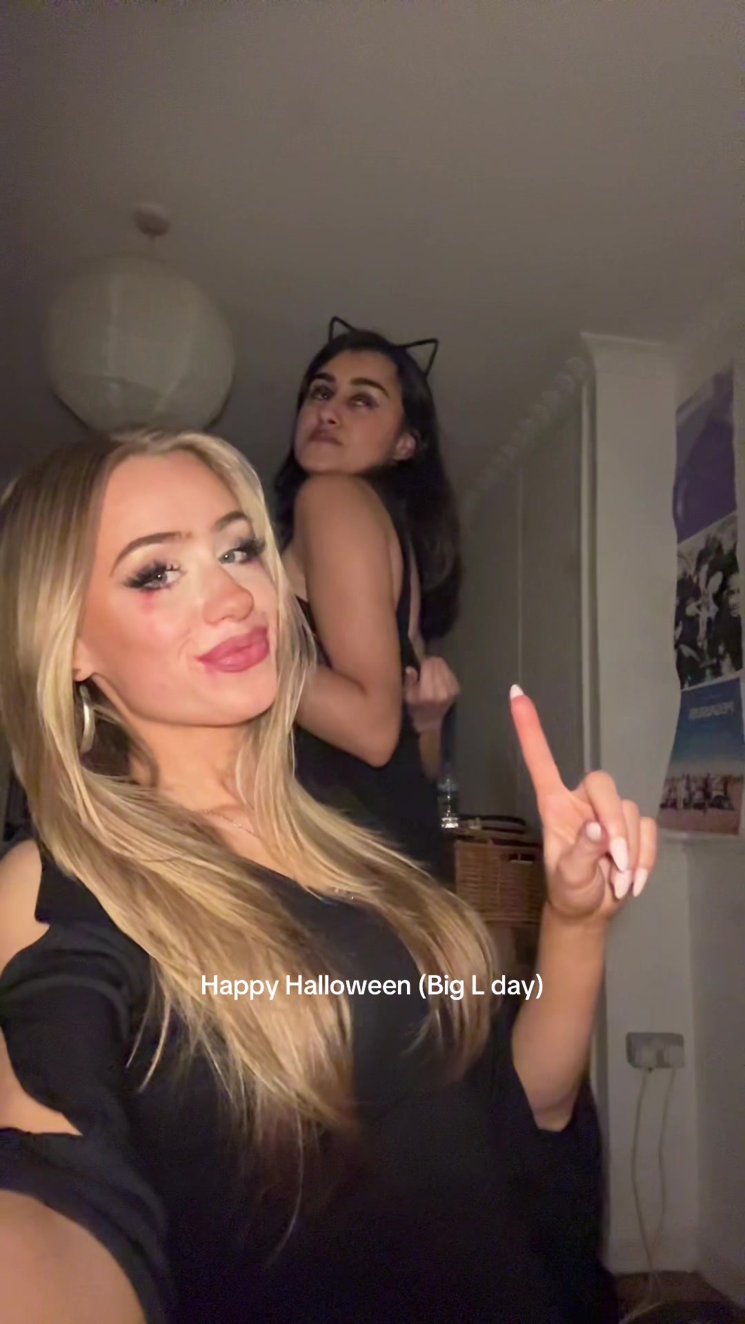 @charholla