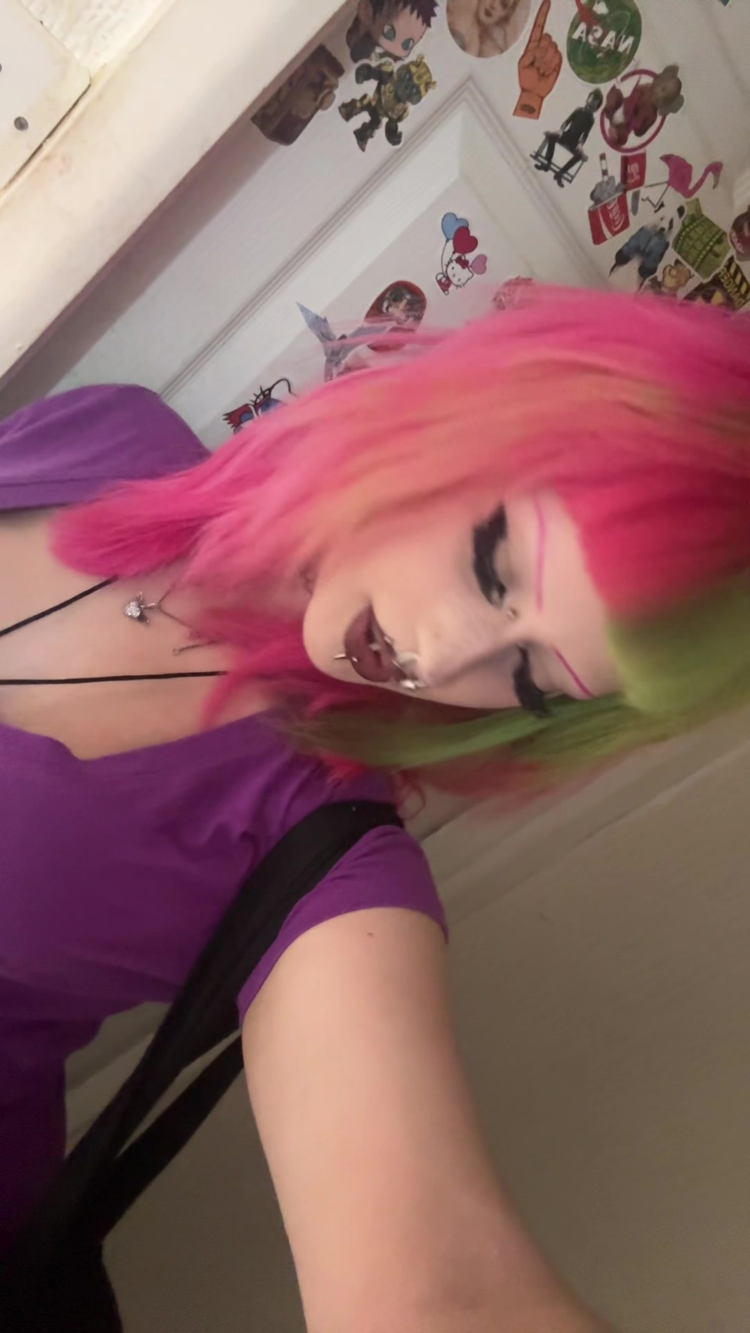 @🧟&zwj;♀️
