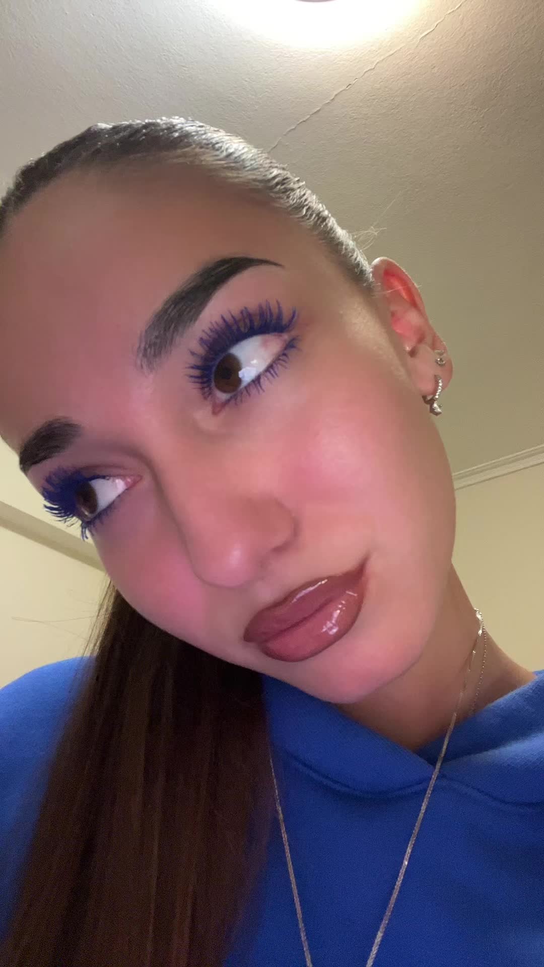 @Angiee