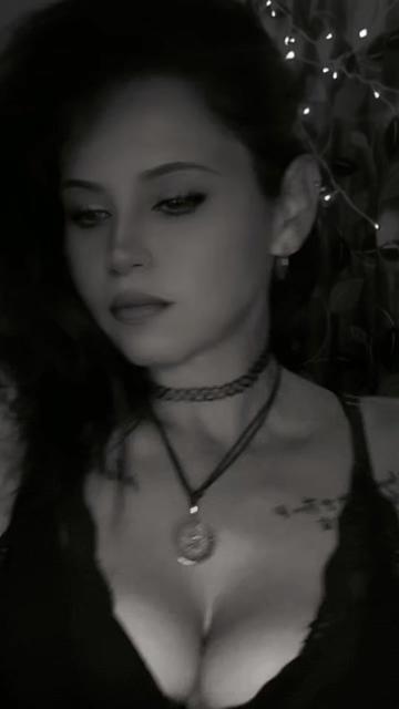 @hazeleyes103