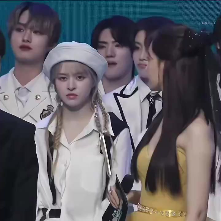 @Yoora