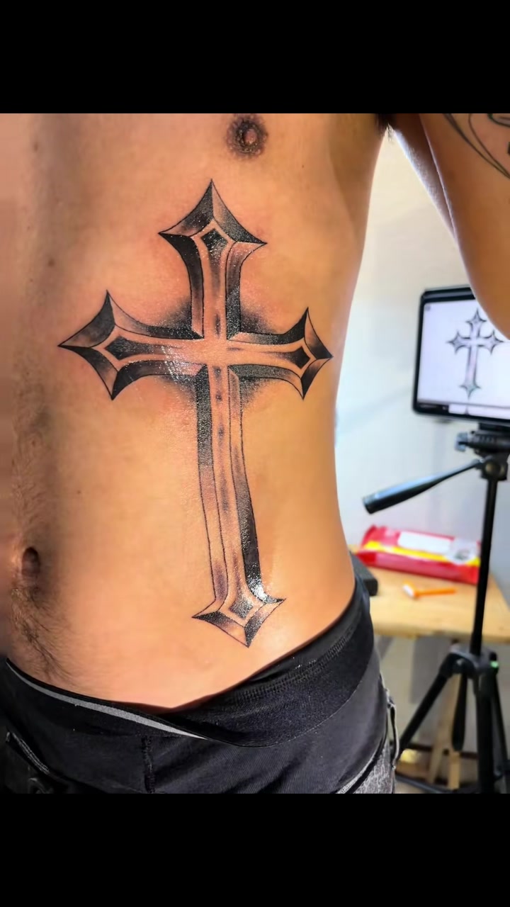 @serg.locs.tattoo