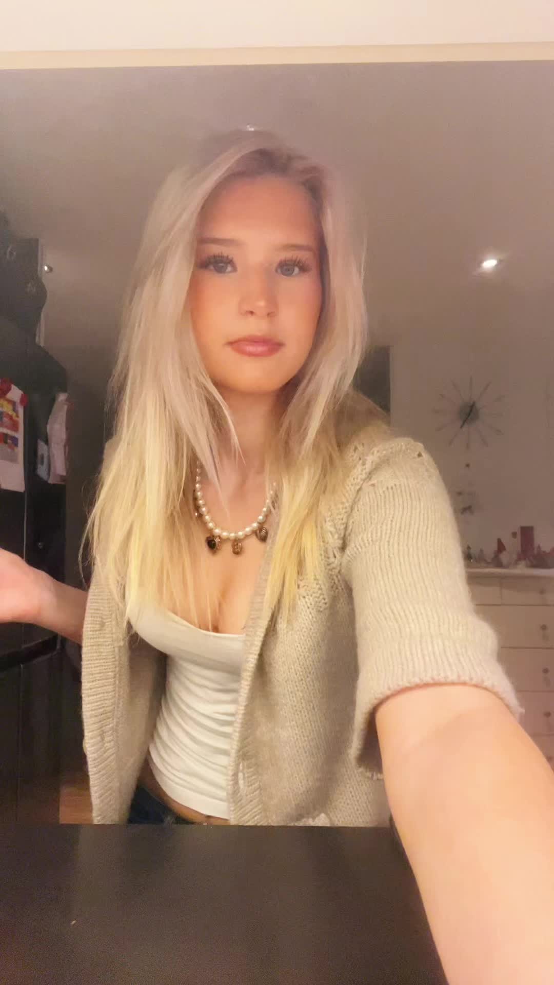 @L I N N I 🥂🥰