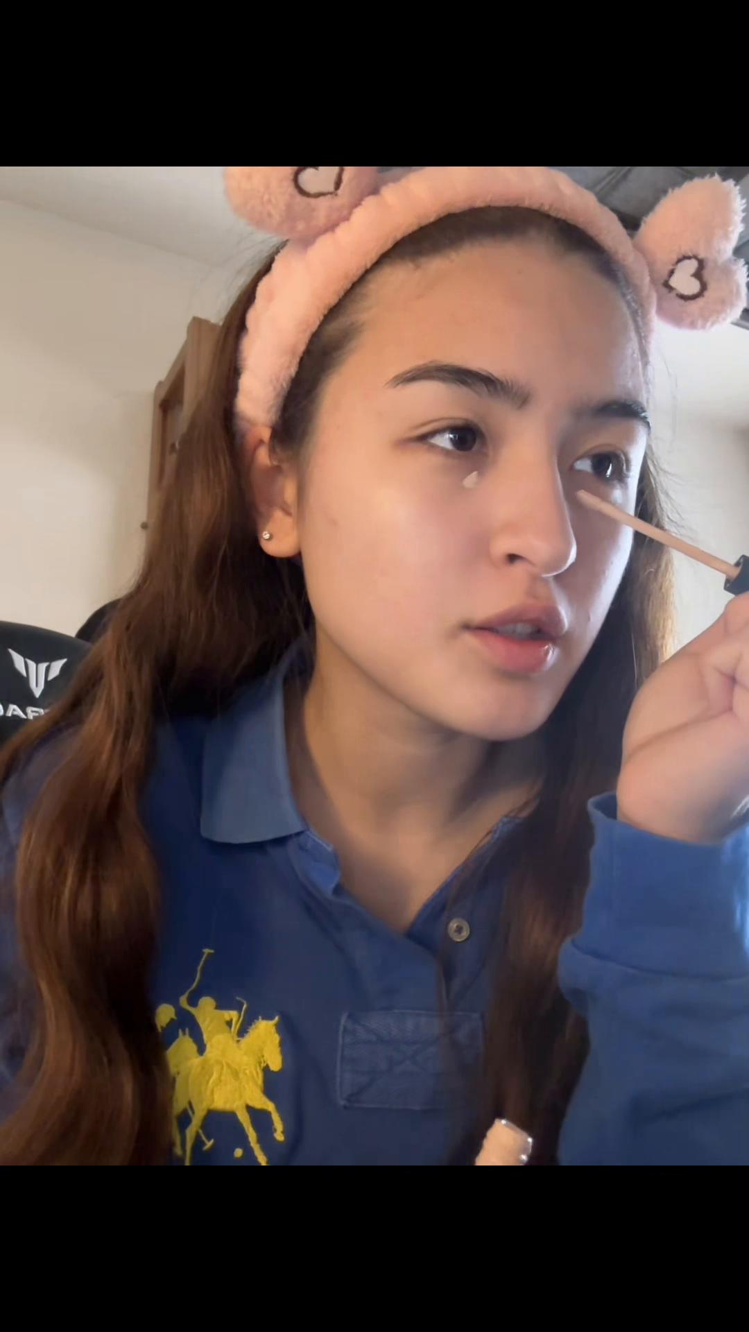 @万絢