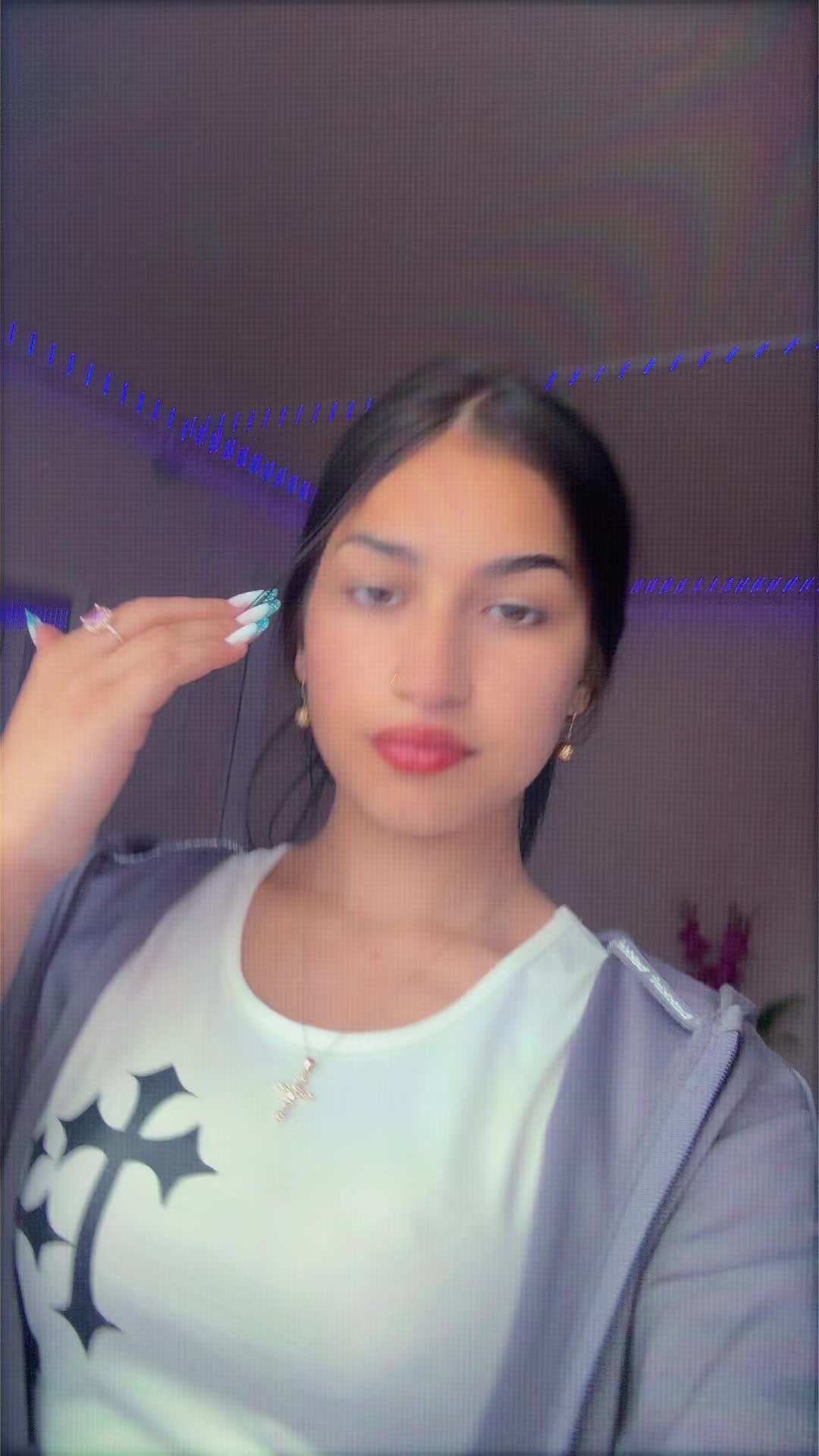 @𝓓𝓮𝓷𝓲𝓼𝓪_𝓭𝓷𝓼🫧🤍