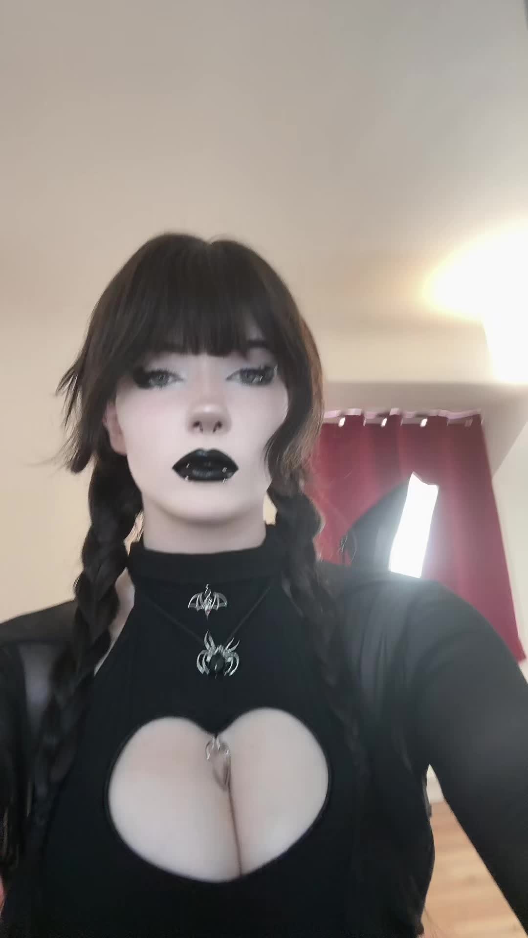 @Cutiegothxo
