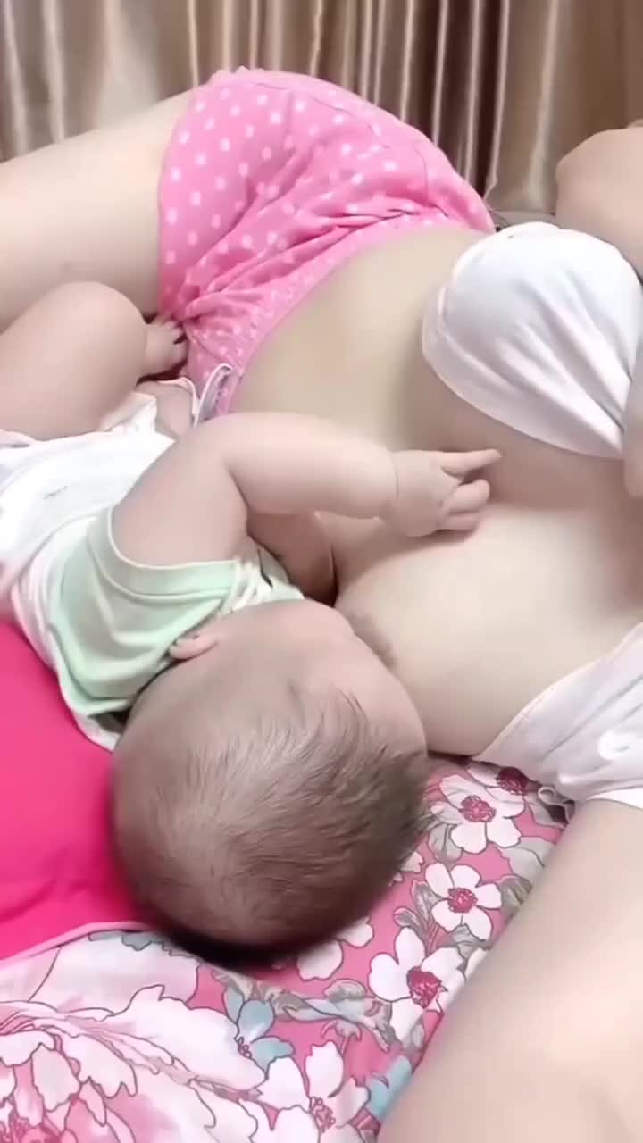 @feeding love 💕