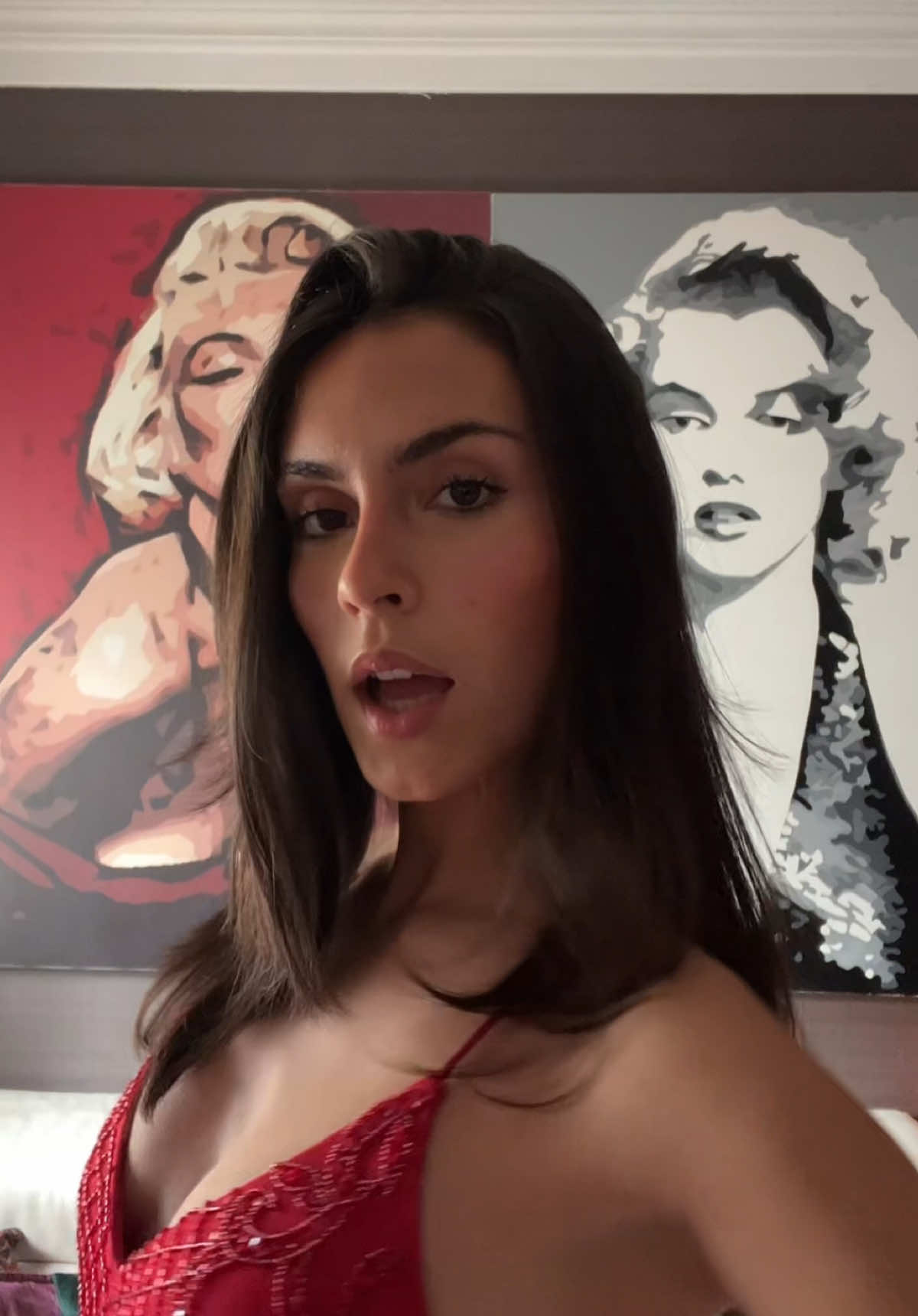 @mia.benita