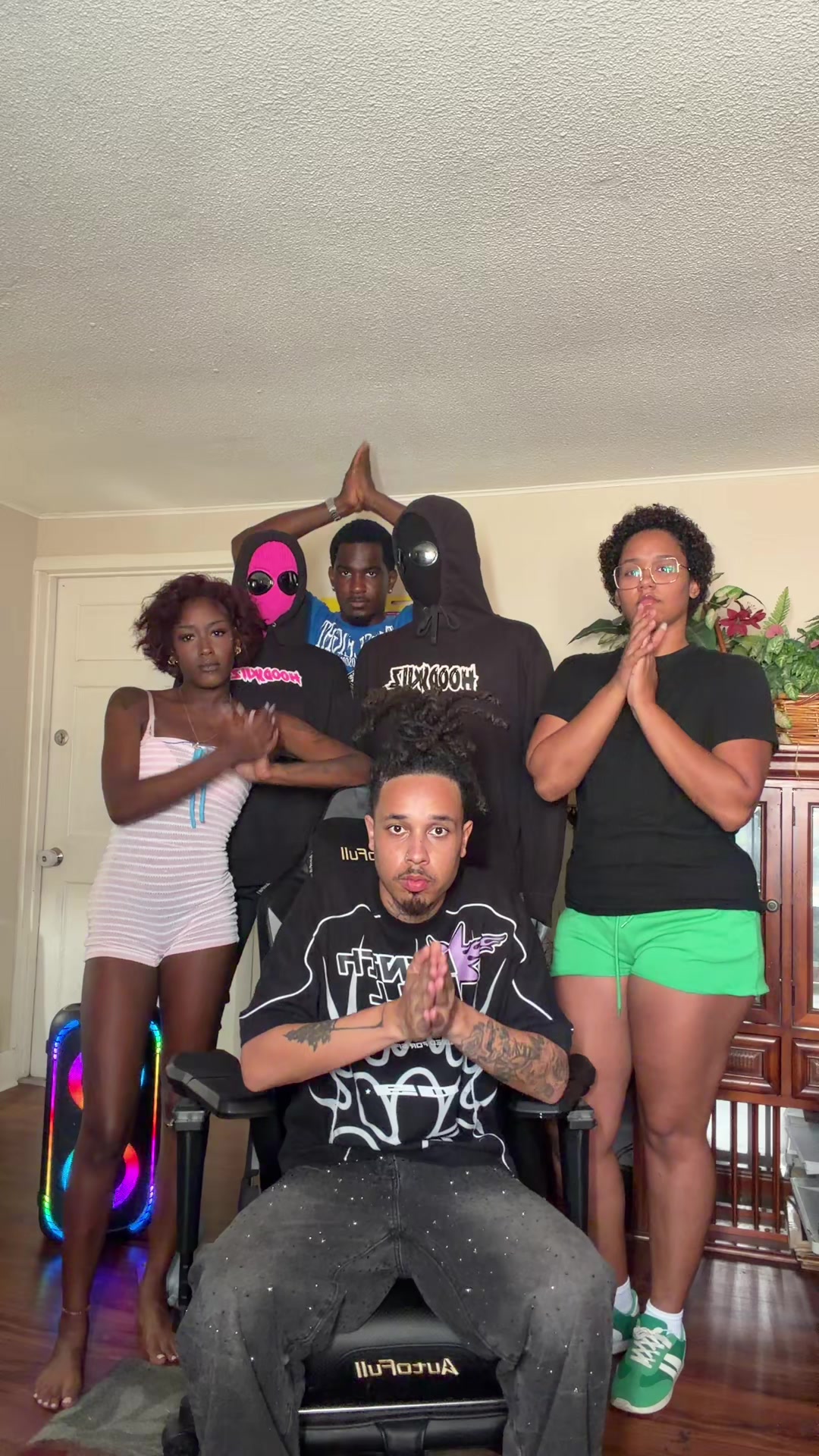 @NotHoodskiiz