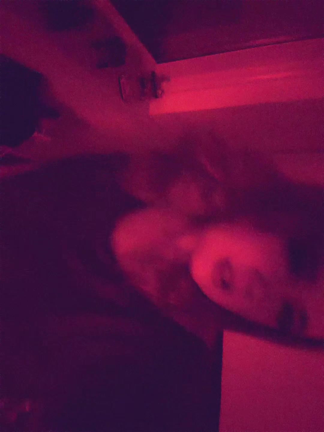 @𝐂𝐡𝐥𝐨𝐞 ꨄ︎
