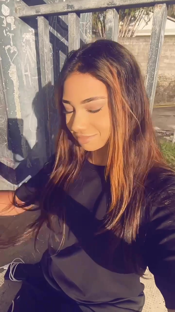 @𝐍𝐚𝐞̈𝐥𝐲𝐚