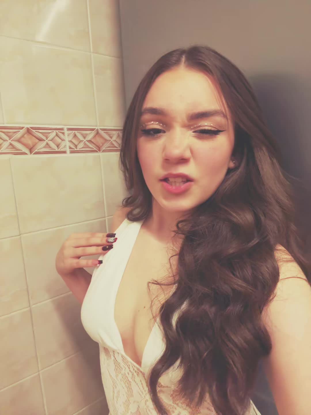 @tenezinha