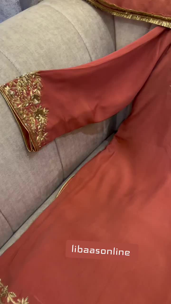 @ਲਿਬਾਸ by ਕੌਰ