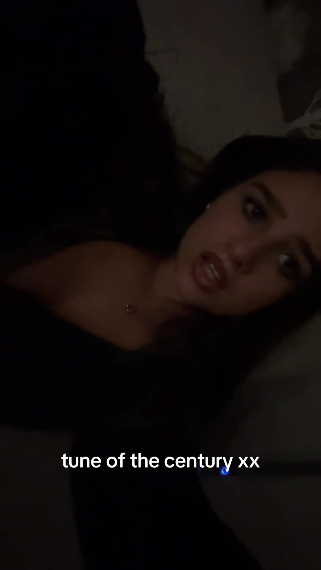 @caitlinelliejonesxx