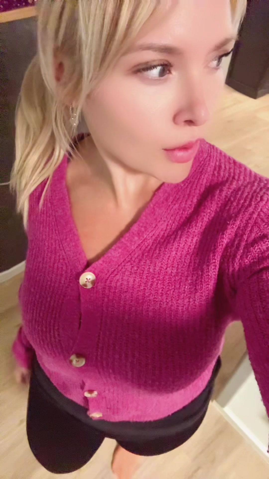 @Anika_Carina🦅