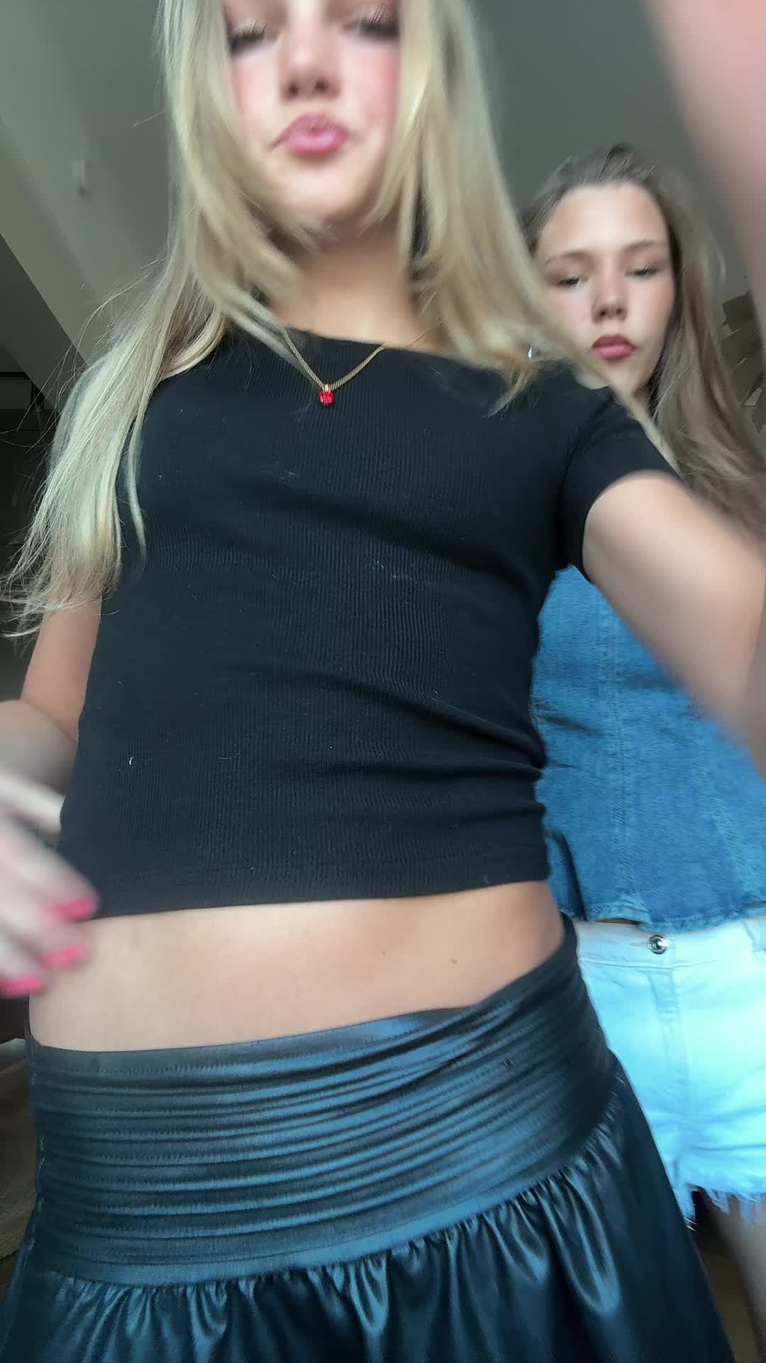 @Vis