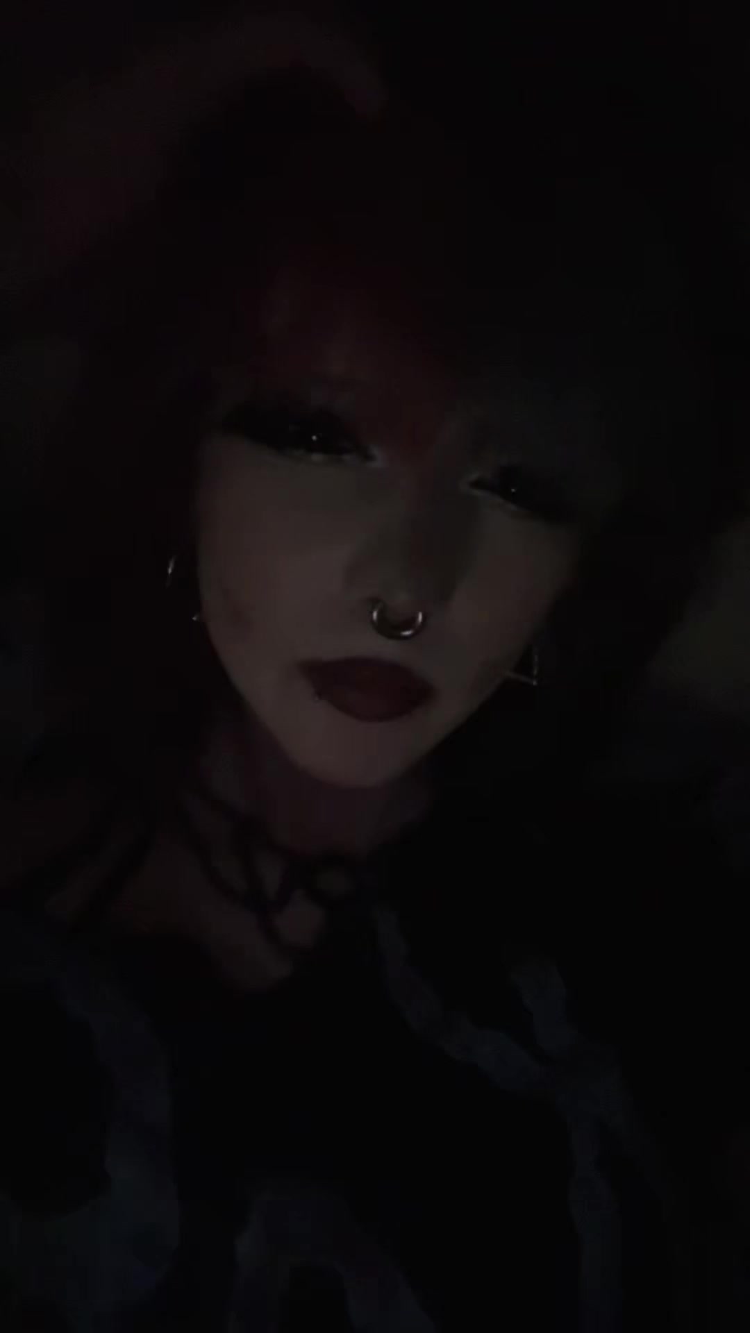 @💀Esther💀
