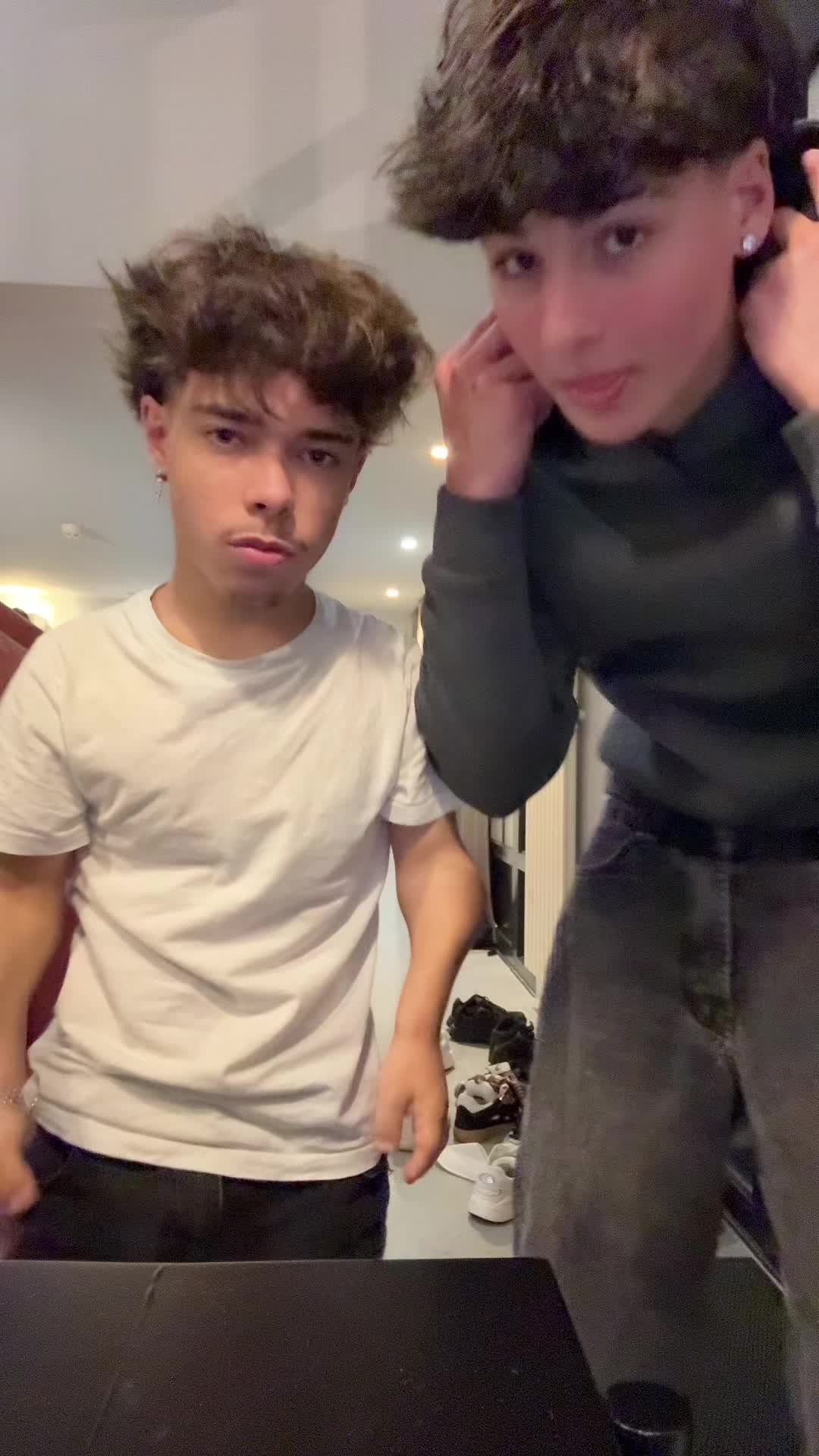 @L&Eacute;O