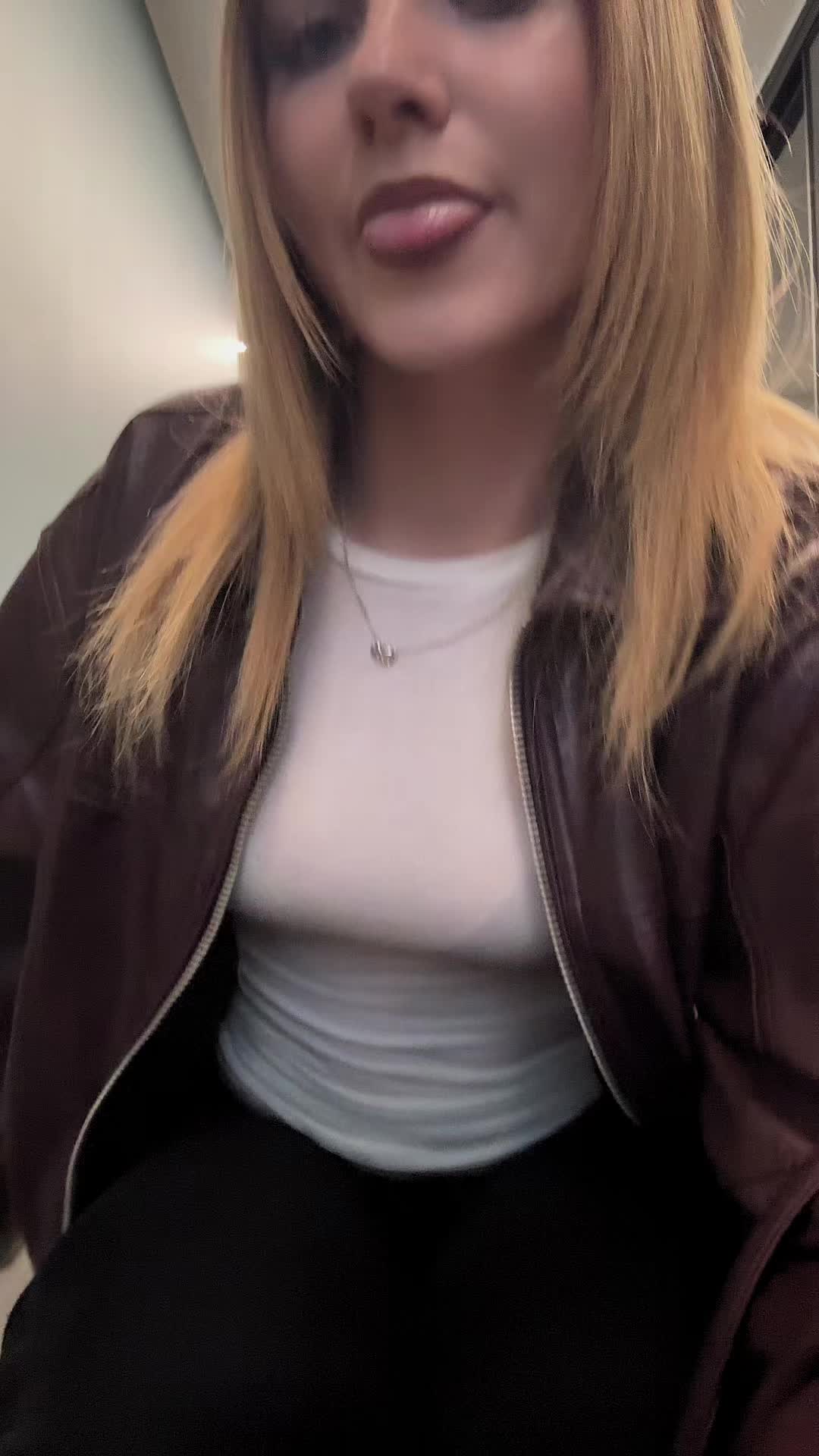 @viola🧞